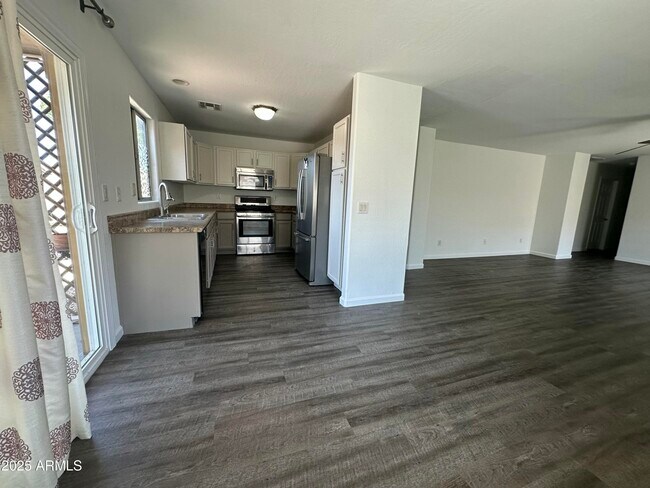 Building Photo - 25055 W Dove Trail