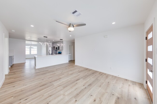 Foto del edificio - 3635 Ward St