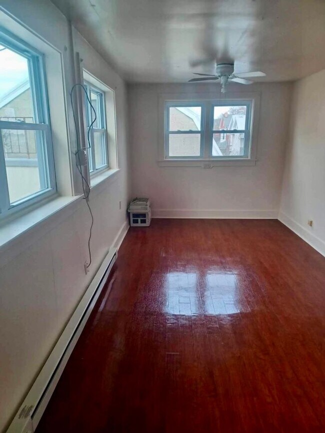 Foto del edificio - 3 Bedroom Apartment with Private Patio