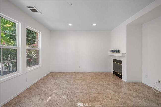 Foto del edificio - 32 Three Vines Ct