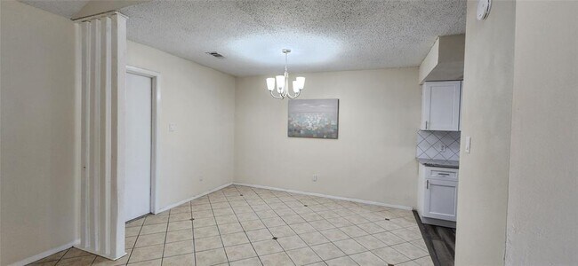 Building Photo - 404 Creek Cove