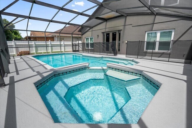 Foto del edificio - 2806 Moultrie Creek Dr