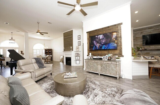 Foto del edificio - 83 Azure Pl