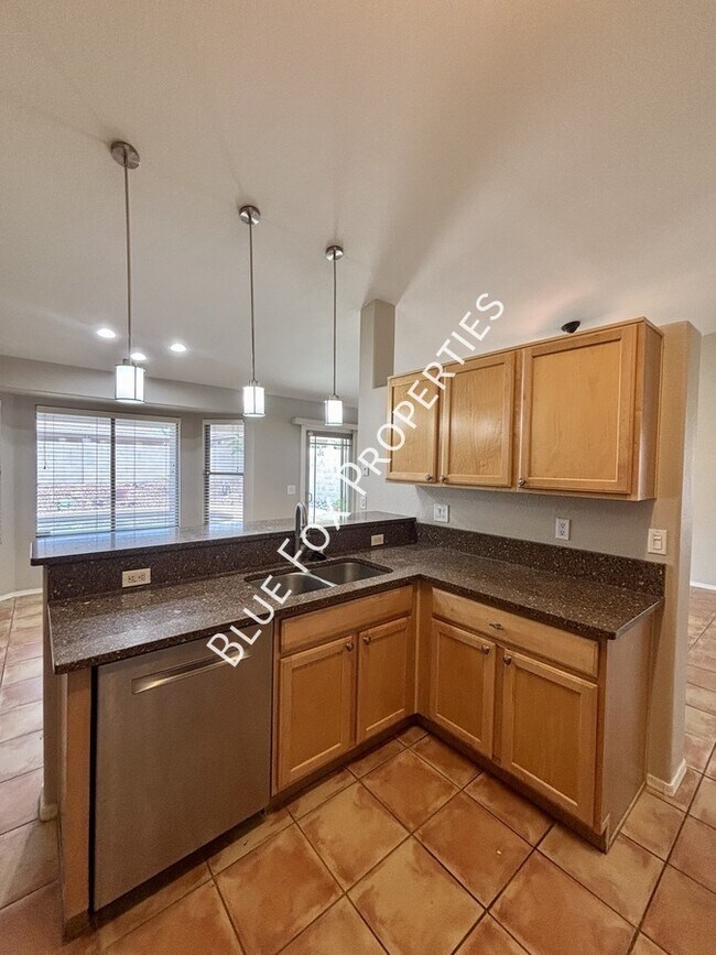 Foto del edificio - 10163 E Falcon Point Dr