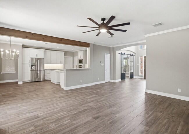 Foto del edificio - Updated two story. Gated subdivision. Gorgeous patio and yard!