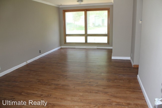 Building Photo - 646 Bagnell Dr