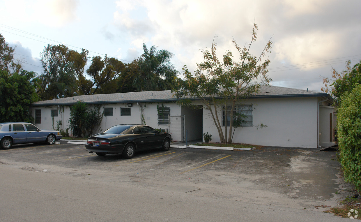 Primary Photo - 19th Avenue Apartments