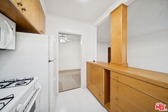 Foto del edificio - 8442 Blackburn Ave