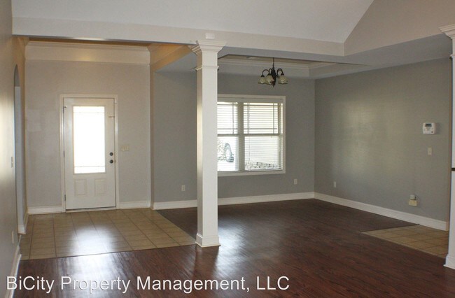Building Photo - 37 Cedarwood Ct