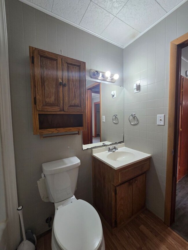 Foto del edificio - 3 bed 1 bath in Tecumseh!