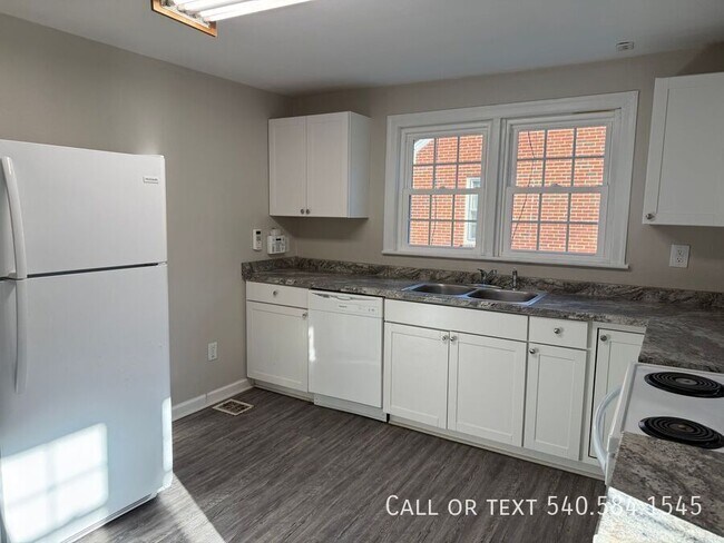 Foto del edificio - 1019 Ray Rd SE