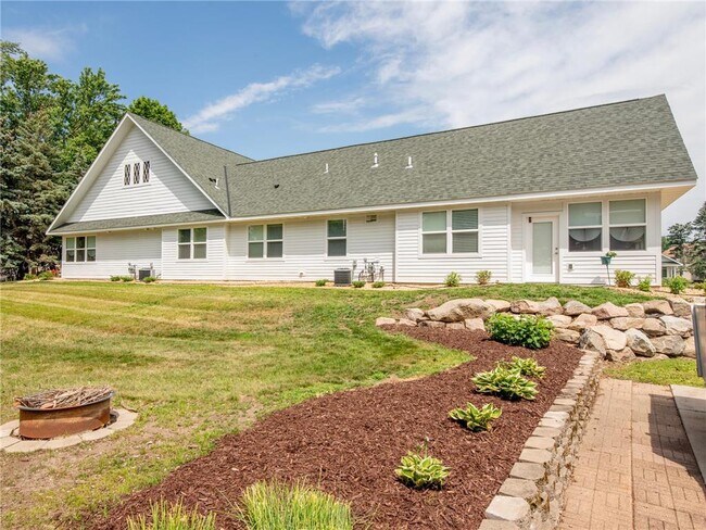 Building Photo - 3980 Alexandria Dr