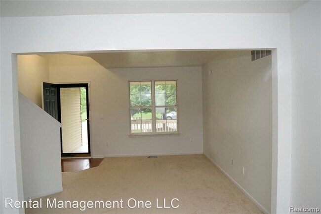 Building Photo - 3 br, 2.5 bath House - 8582 Barrington Dr