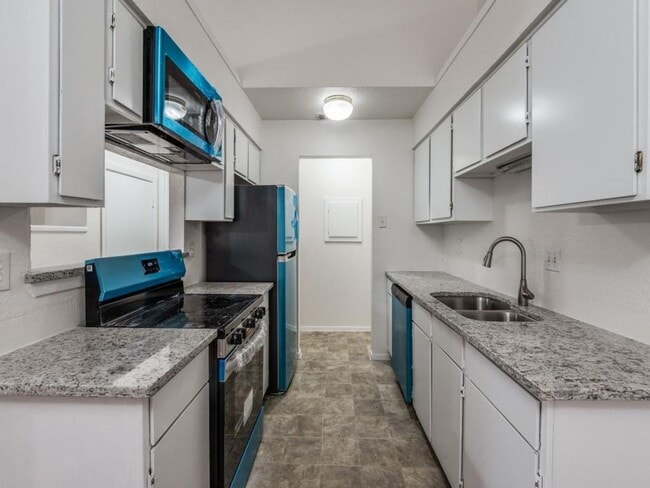 Foto del edificio - Newly Renovated Two Bedroom Condo in Carrollton!