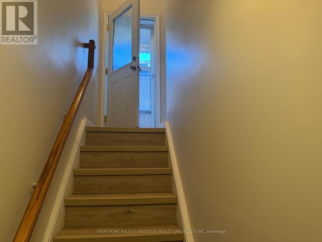 Building Photo - 15B Aurora Heights Dr