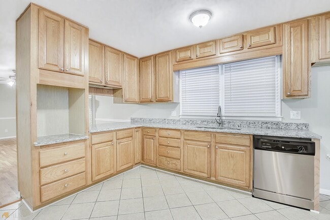 Building Photo - 6465 Sherwood Trail