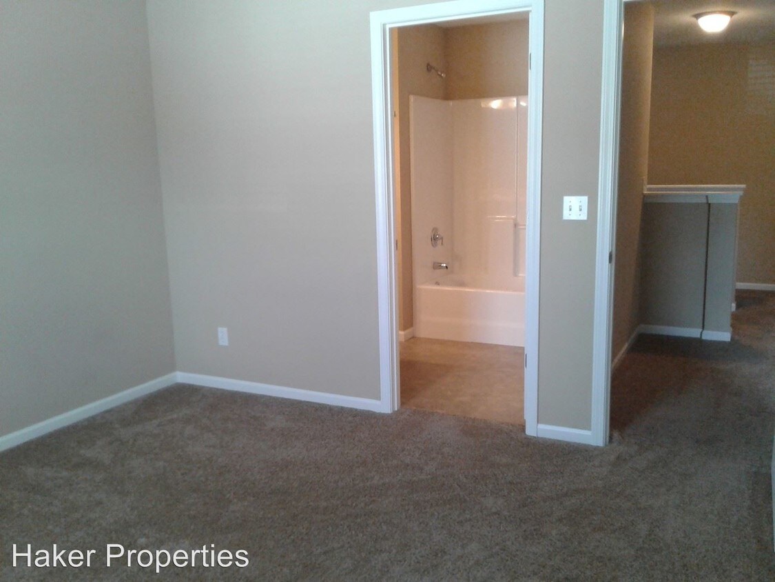 Foto del edificio - 4 br, 4.5 bath Apartment - 329 Chris Drive