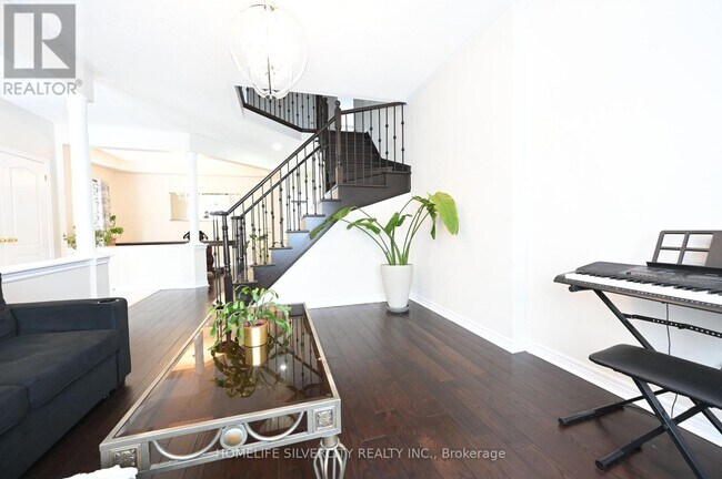 Building Photo - 6 Truscott Ave