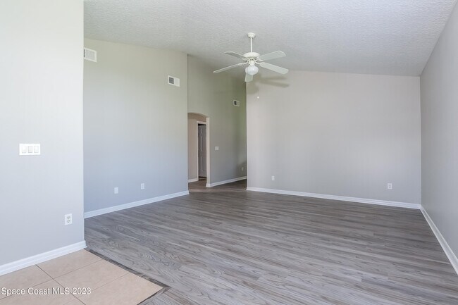 Foto del edificio - 2130 White Sands Dr