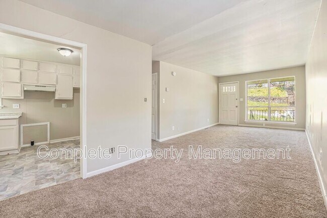 Building Photo - 2737 24th St SW