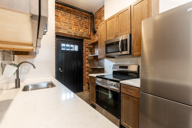 Foto del edificio - 225 Old South High St