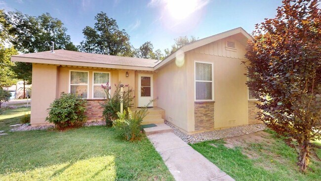 Foto del edificio - Fully Furnished 2 Bedroom, 2 Bathroom Home for Rent – Tularosa, NM