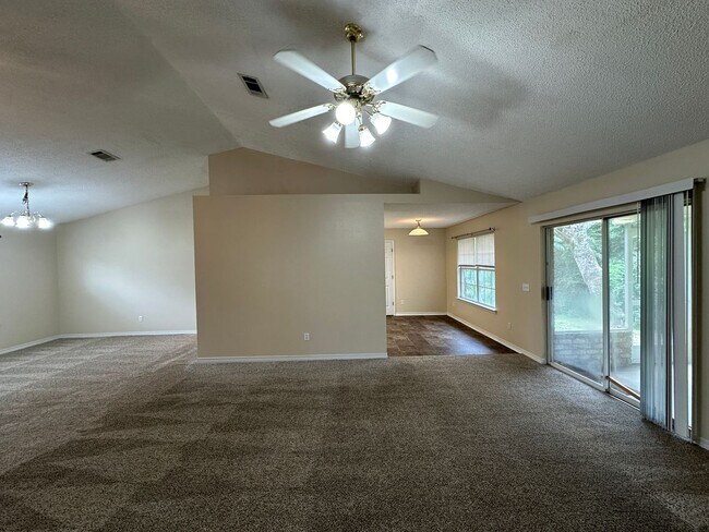 Building Photo - 3 bedroom 2 bath home in Pace for rent!