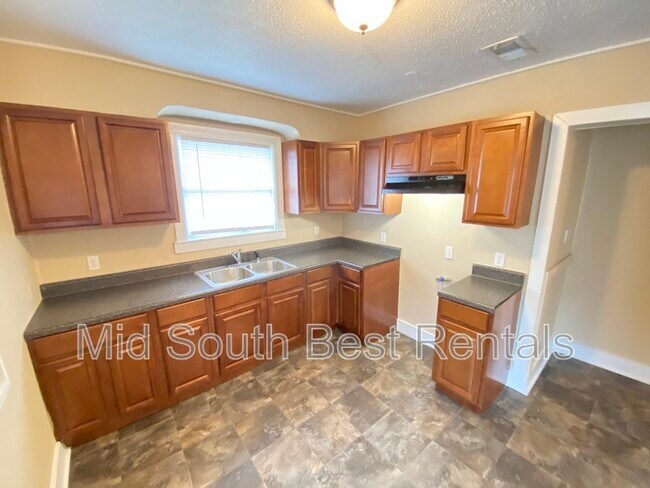Building Photo - 1604 N Michelle Cir
