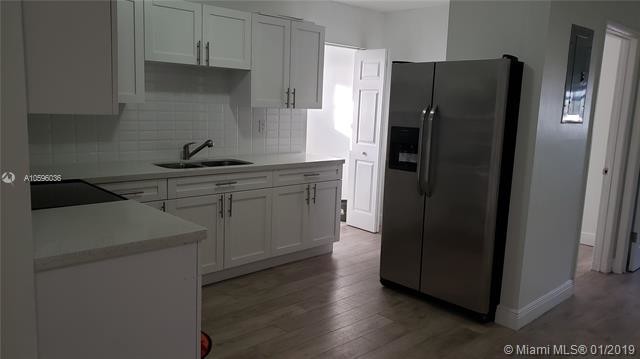 Foto del edificio - 573 E 8th St