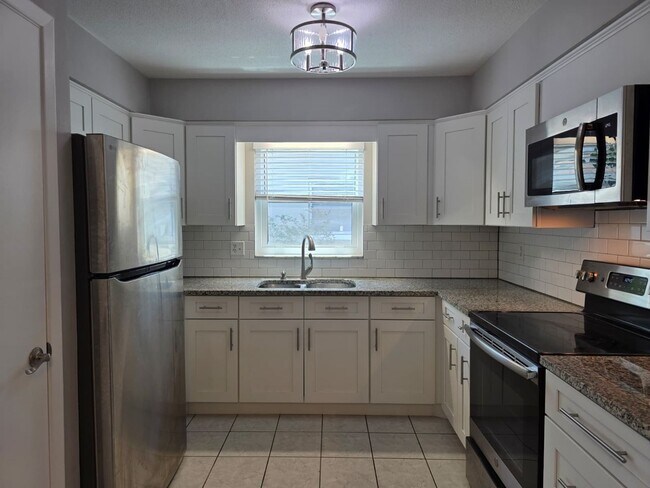 Foto del edificio - 2 Bedroom 1.5 Bath in the Desirable Disston Heights Neighborhood