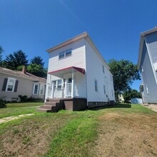 Building Photo - 419 Sheridan St
