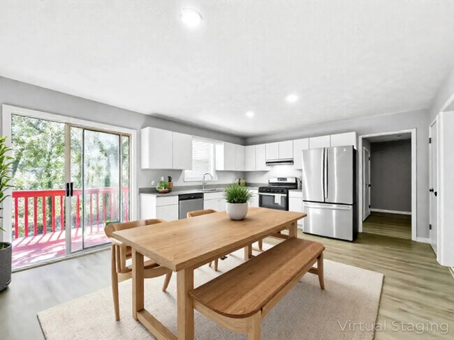 Foto del edificio - 3161 Summer Wood Cir