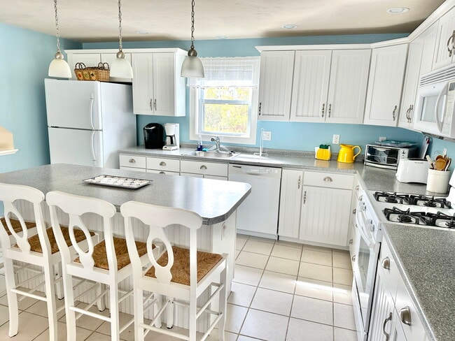 Building Photo - 296 Ocean Blvd