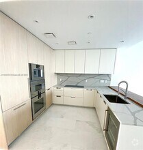 Building Photo - 15701 Collins Ave