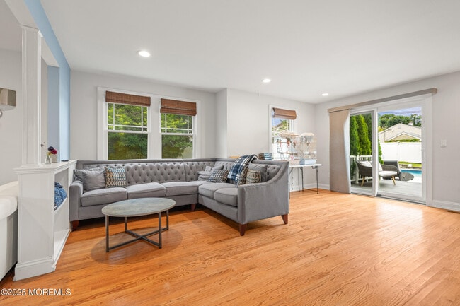 Foto del edificio - 250 Alpern Ave