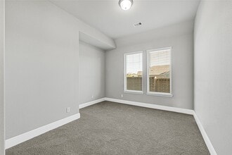 Building Photo - 430 Rita Blanca Dr