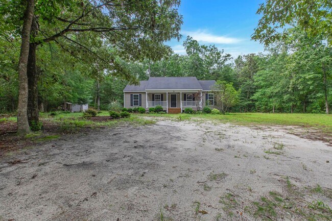 Foto del edificio - Charming 3-Bedroom Home on Large Acreage L...