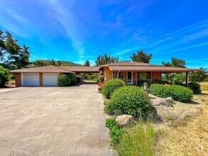 Building Photo - 2113 Curry Ln