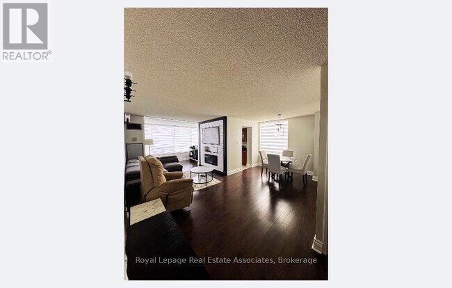 Building Photo - 550-550 Webb Dr