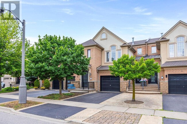 Building Photo - 224 Tawny Crescent