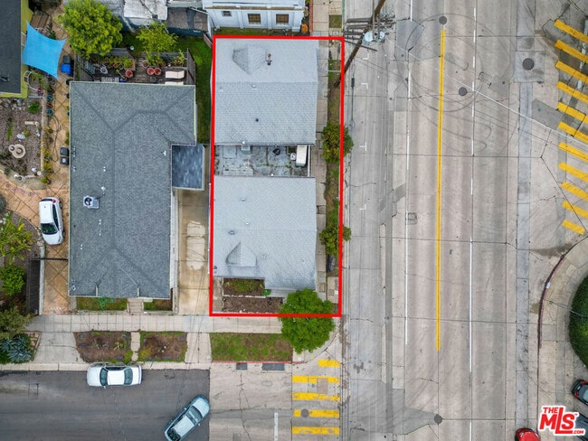 Foto del edificio - 1300 Sanborn Ave