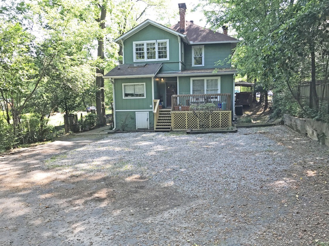 Primary Photo - 742 Charles Allen Dr NE