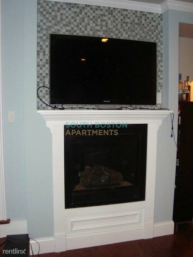 Building Photo - 246 W 3rd St