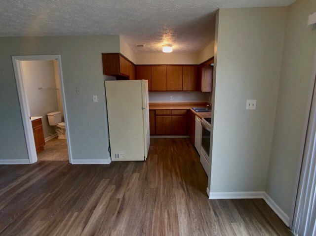 Building Photo - 560 Eureka Springs Dr