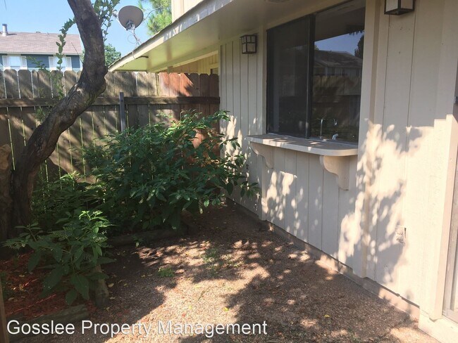 Building Photo - 2 br, 1.5 bath House - 10124 Hanover Drive
