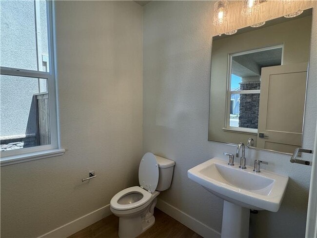 Building Photo - 140 Labrusca Dr