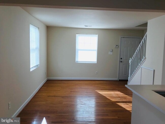 Building Photo - 2616 Kent Village Dr