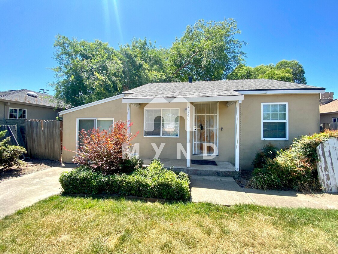 Primary Photo - 3960 17th Ave