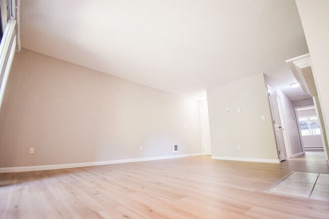 Building Photo - 9515 SW 146th Terrace