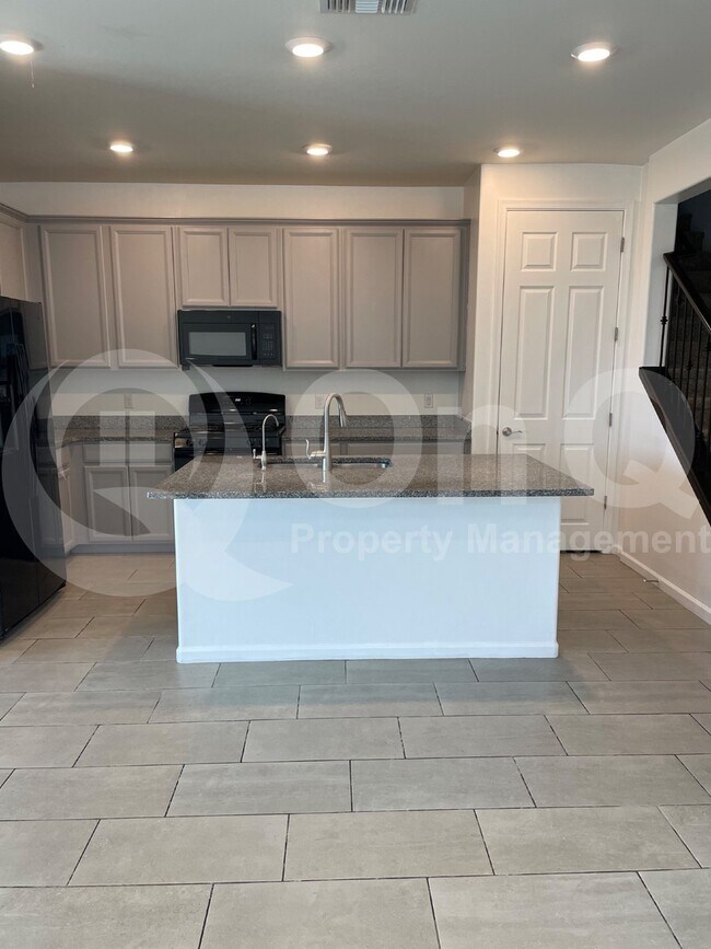 Building Photo - 10296 S Cienega Knolls Loop